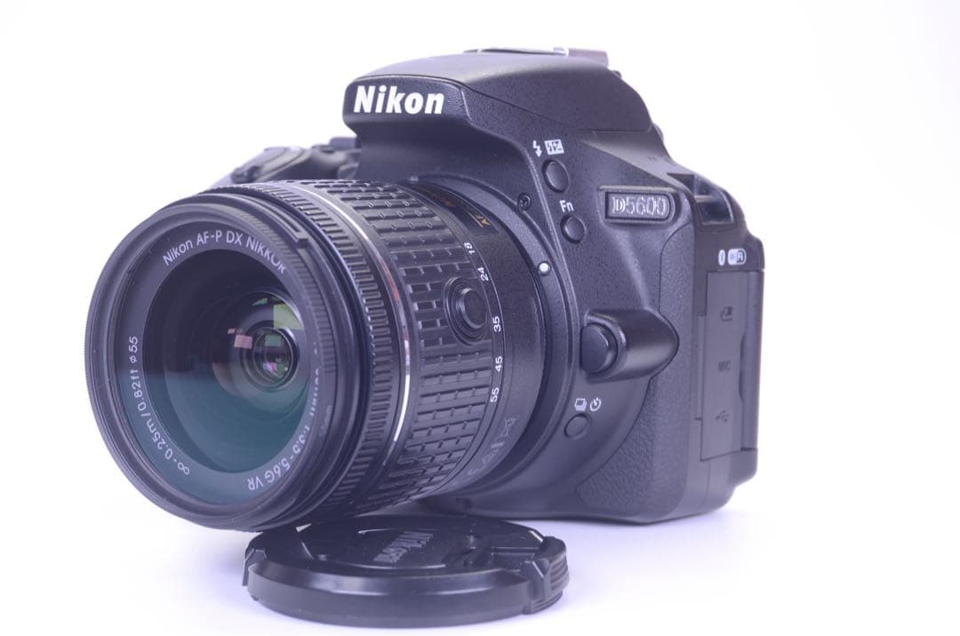 【美品】Nikon D5600 ダブルズームキット