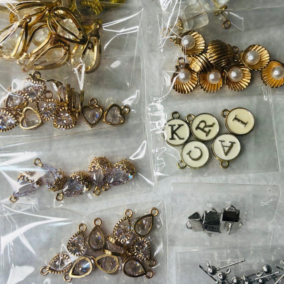 プロフ見てみて！ハンドメイド パーツ まとめ売り 【100種類以上】