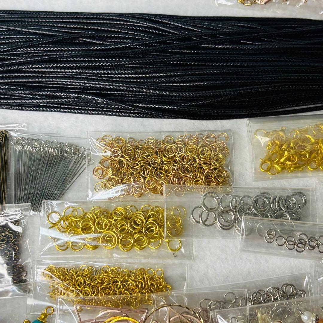 プロフ見てみて！ハンドメイド パーツ まとめ売り 【100種類以上】