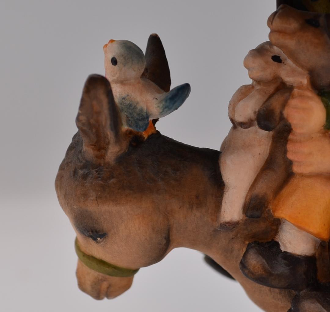 雨の中を走る　アンリ　木彫り人形　ANRI　イタリア　高さ14ｃｍ