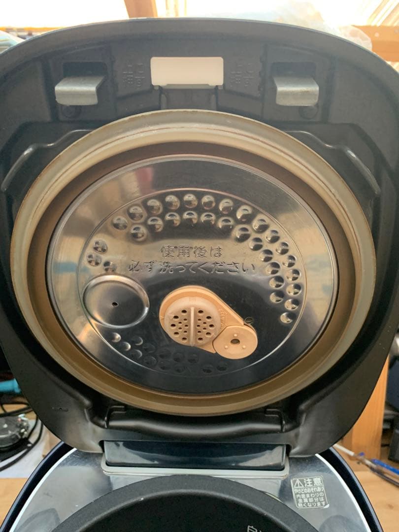 TOSHIBA 圧力IH炊飯器 RC-10VSN