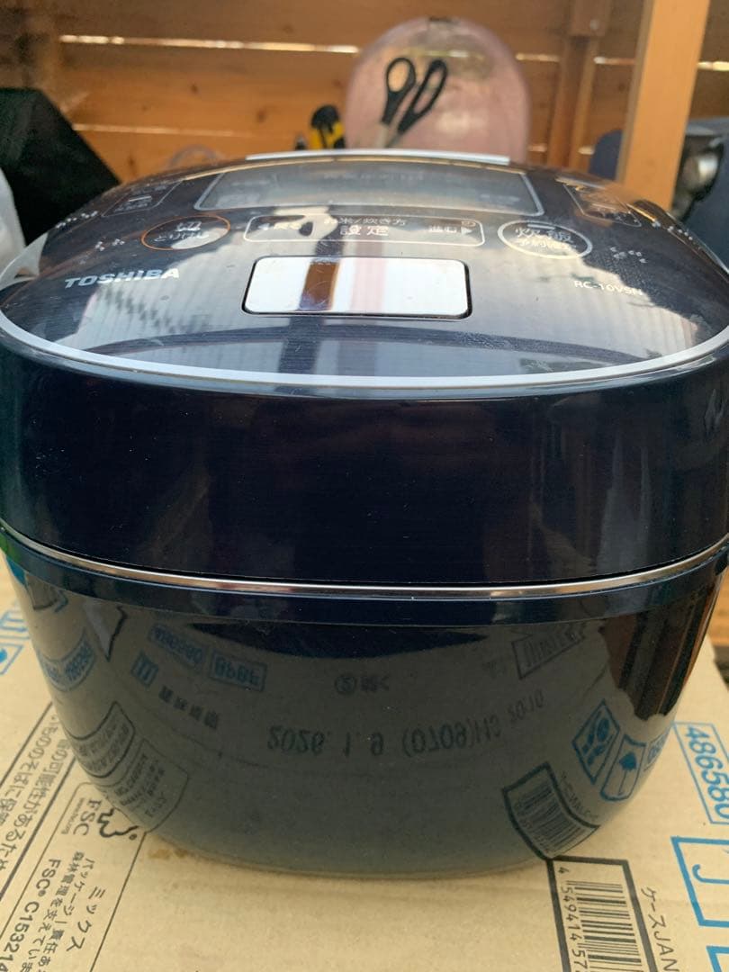 TOSHIBA 圧力IH炊飯器 RC-10VSN
