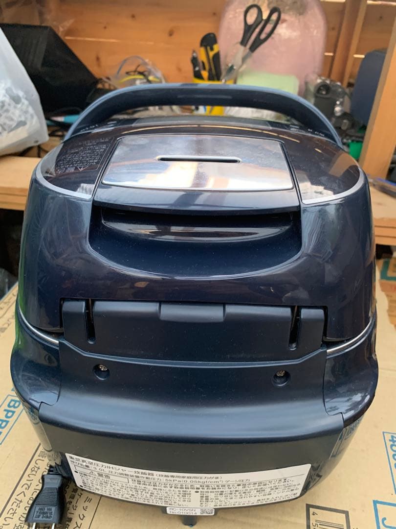TOSHIBA 圧力IH炊飯器 RC-10VSN