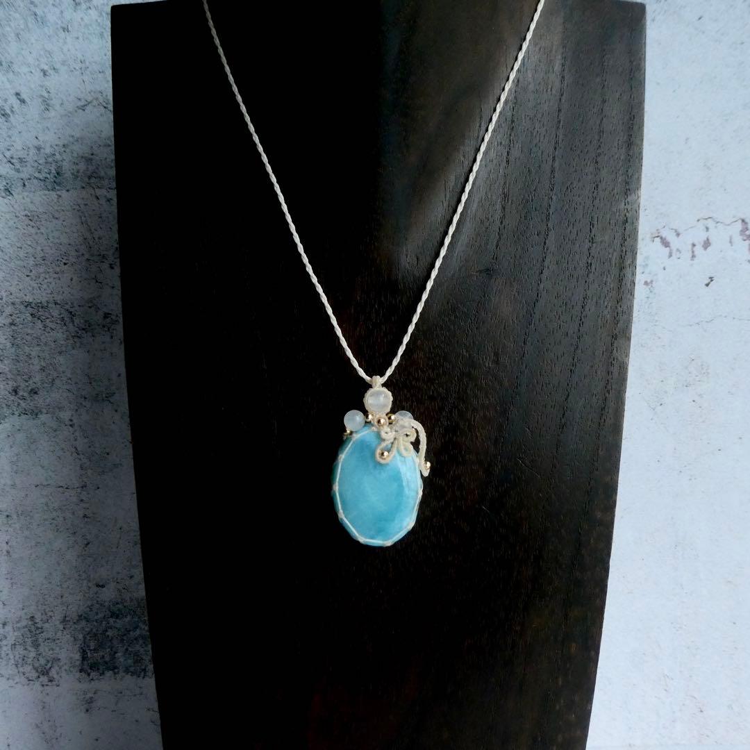 ラリマーのマクラメネックレス