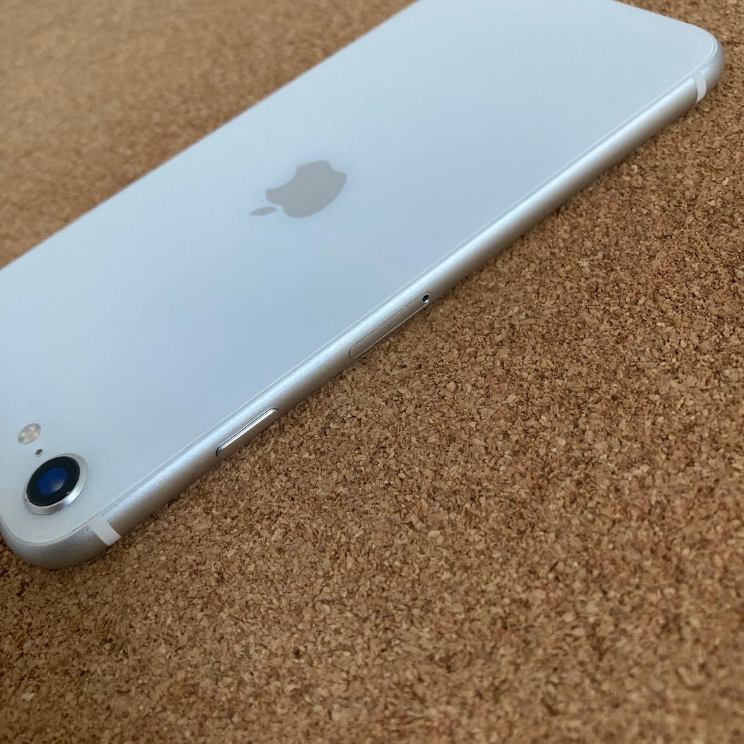 4166【早い者勝ち】美品☆電池新品☆iPhoneSE2 64GB SIMフリー