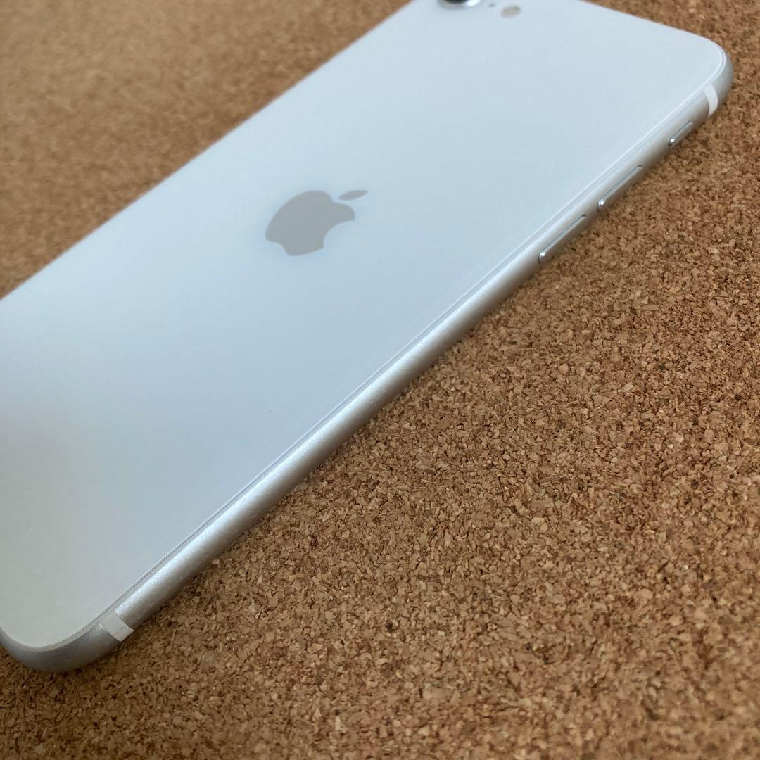 4166【早い者勝ち】美品☆電池新品☆iPhoneSE2 64GB SIMフリー