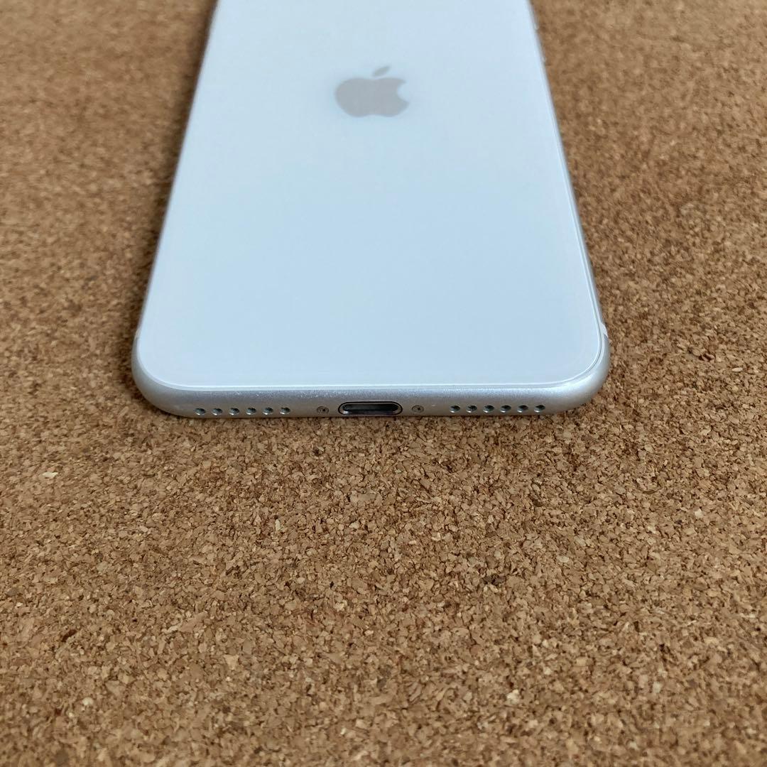 4166【早い者勝ち】美品☆電池新品☆iPhoneSE2 64GB SIMフリー
