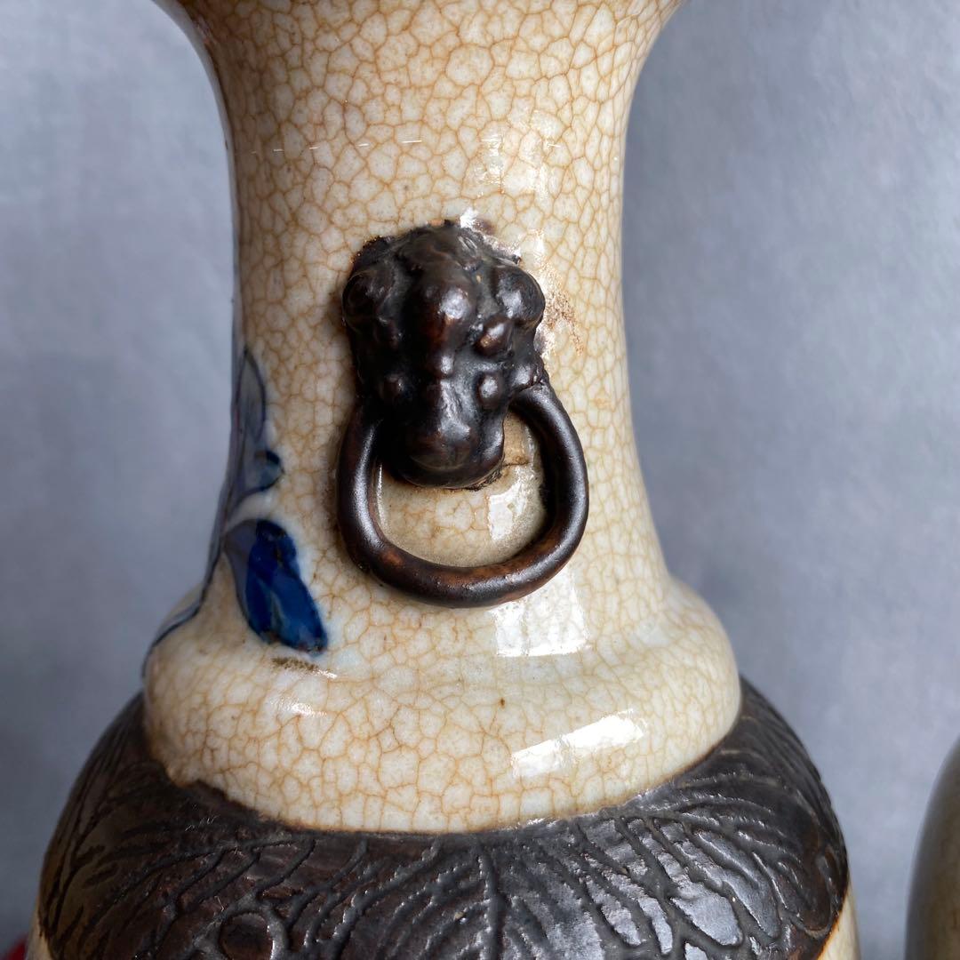 中国青花花生一対　明代成化年製　染付花鳥画　象耳　貫入磁器　花瓶花入 清時代