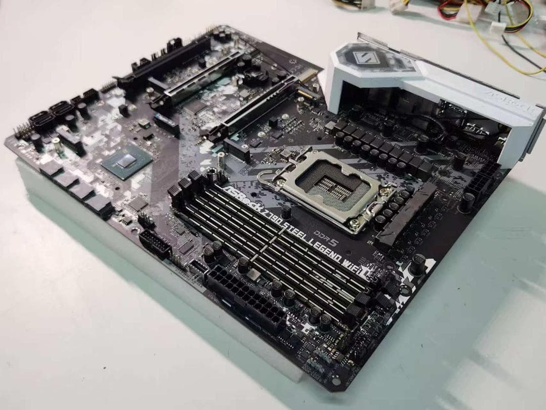 マザーボード 030900B ASROCK Z790 STEEL LEGEND WIFI