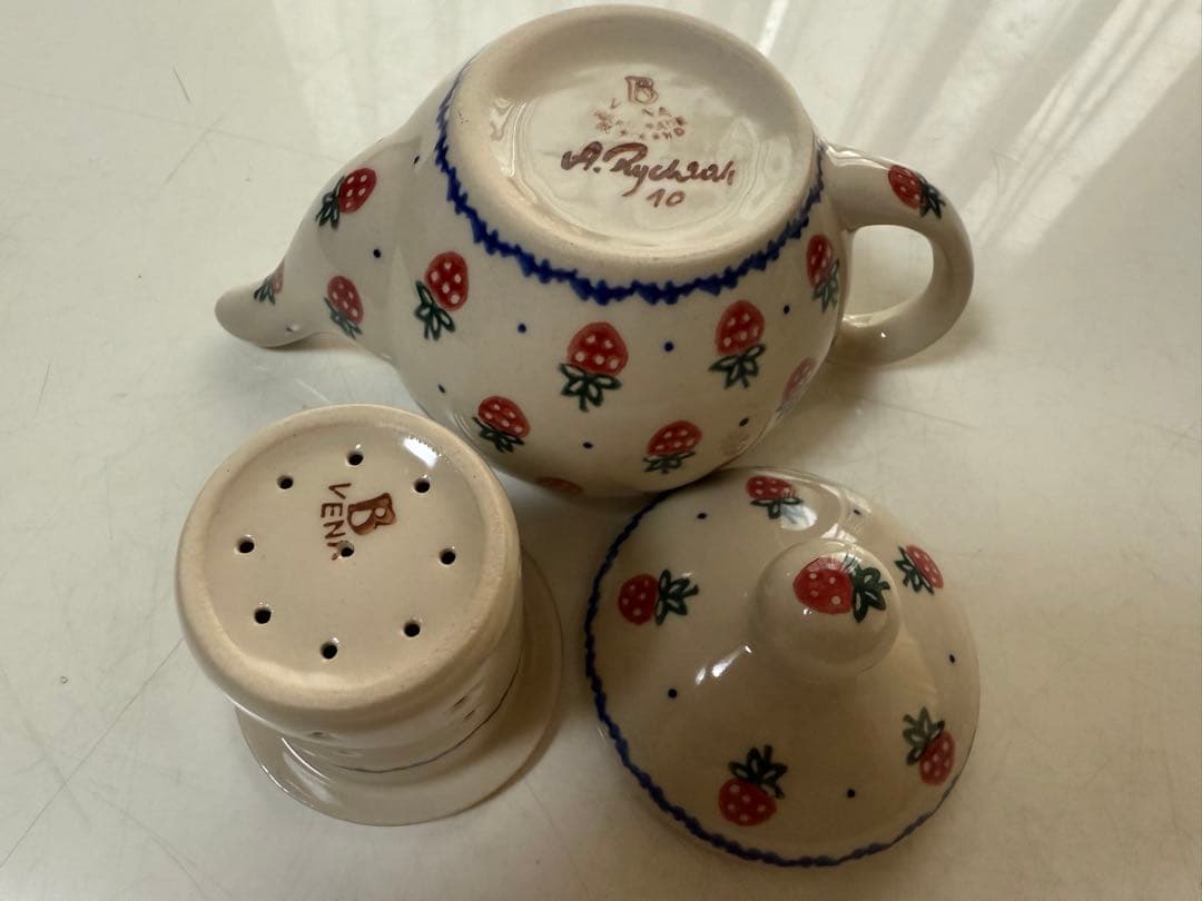 ポーリッシュポタリー ポーランド食器 新品未使用品 いちご ポット