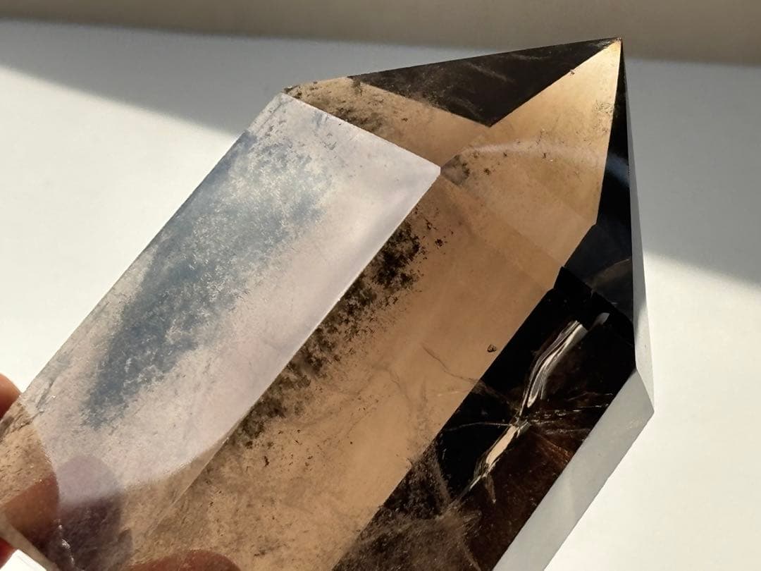 スモーキークォーツ　ポイント　タワー　ガーデンクォーツ共生　天然石　虹入
