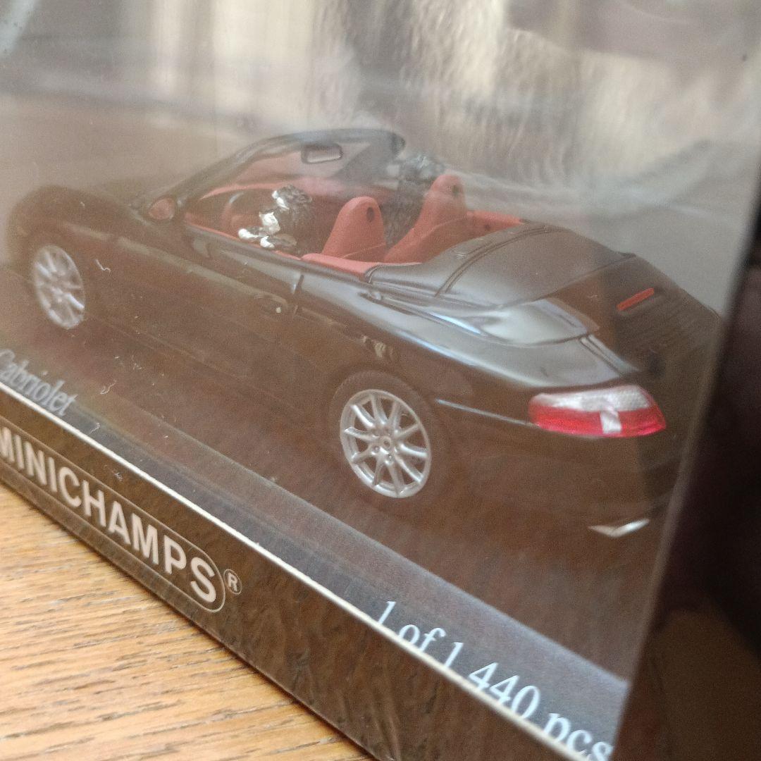 ミニチャンプス 1/43 ポルシェ 911 カブリオレ 2匹 犬付き② 限定