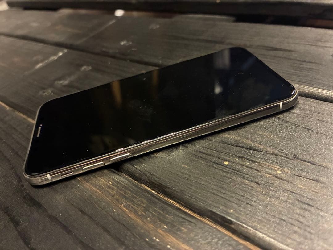 Apple iPhone X シルバー