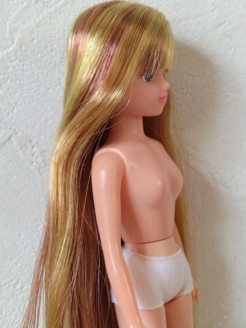 ♥箱無し新品♥リカちゃんキャッスル　イエロー×赤茶色メッシュ超ロングストレート