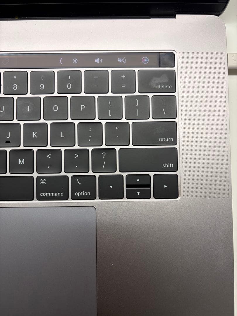 2018年MacBook Pro15インチ2.4 GHz i9 32GB RAM