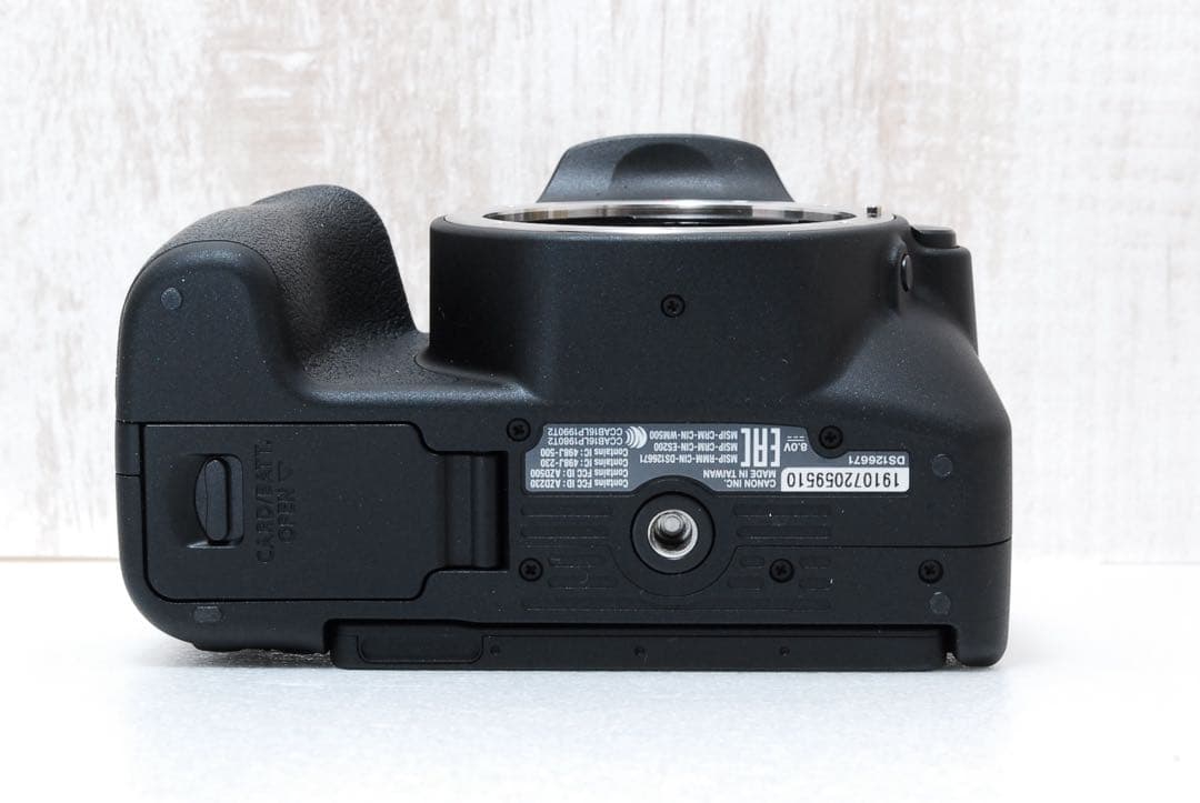 Canon EOS Kiss X9 ダブルレンズ ダブルズーム　Wi-Fi搭載