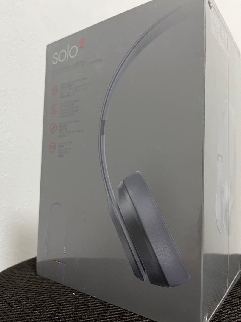 希少【シュリンク有】Beats solo2 ヘッドホン【最後のグレーカラーです】