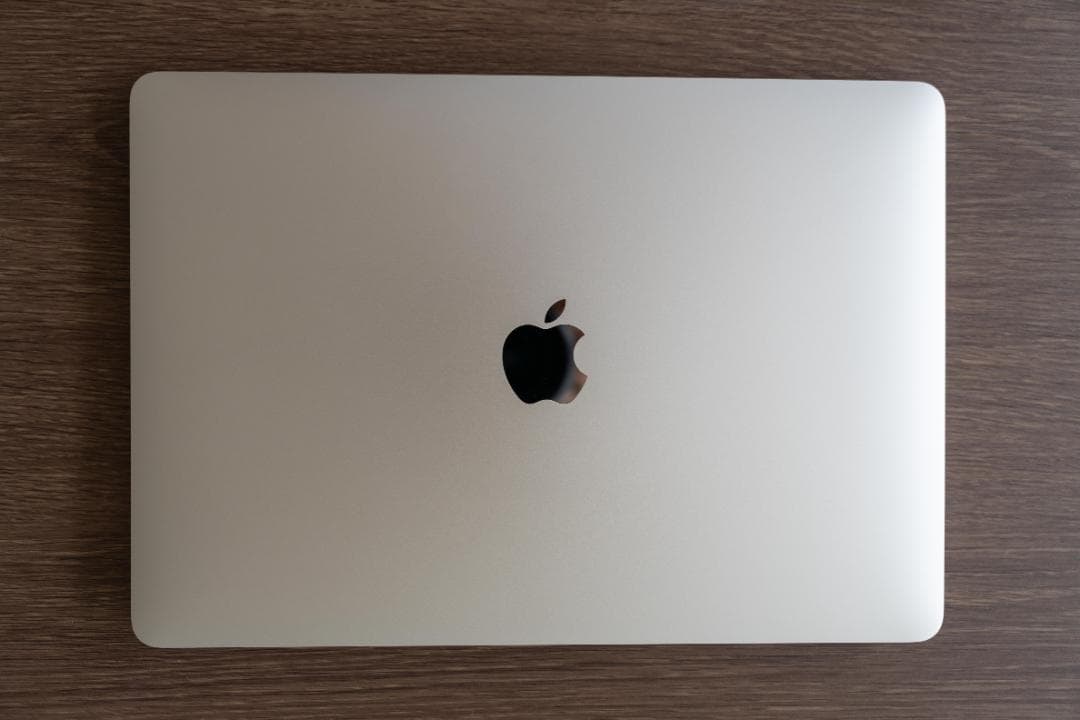美品 MacBook Air 13-inch 2020 M1 8GB/256GB