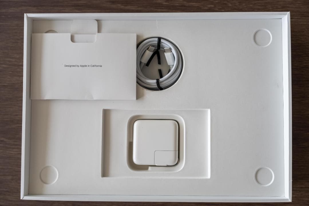 美品 MacBook Air 13-inch 2020 M1 8GB/256GB