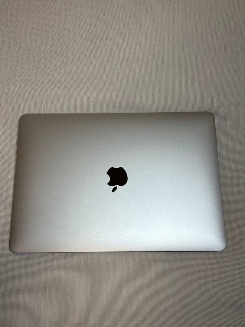 【極美品】MacBook Air M1 シルバー 256GB