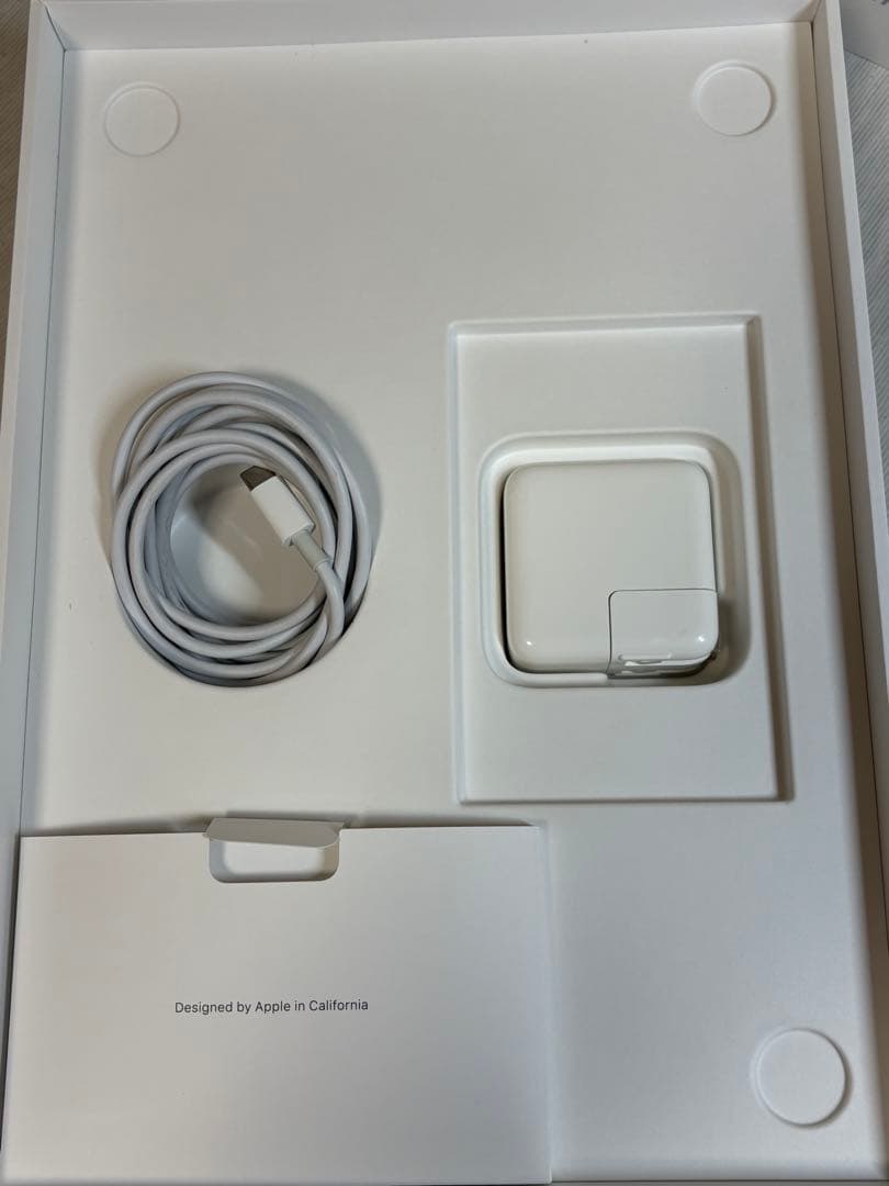 【極美品】MacBook Air M1 シルバー 256GB