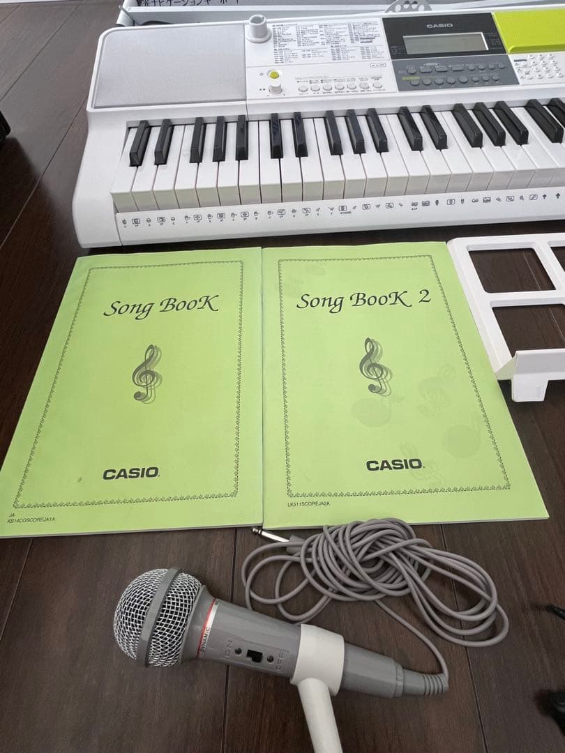 CASIO LK-511 電子ピアノ　光ナビゲーション 高さ調節可能スタンド付