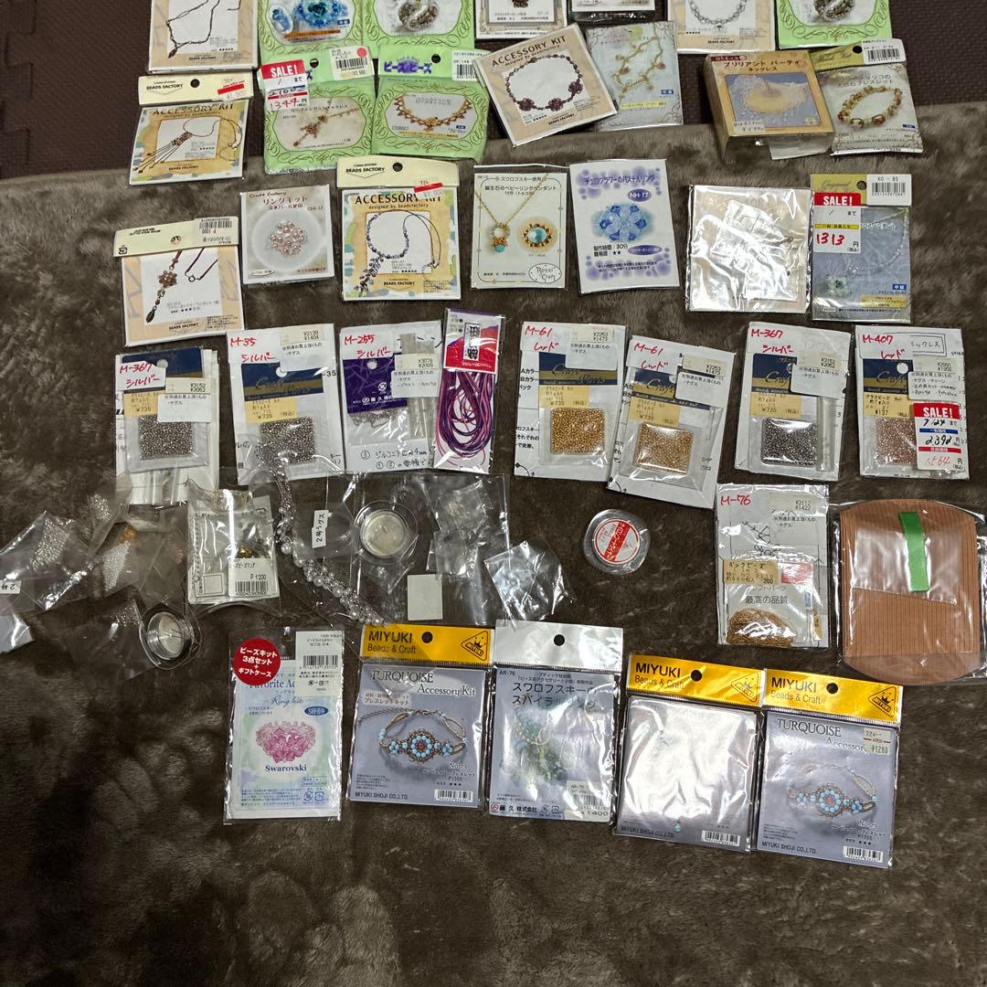 スワロフスキーのスパイラルリング　手作りネックレスブレスレットなど9万以上