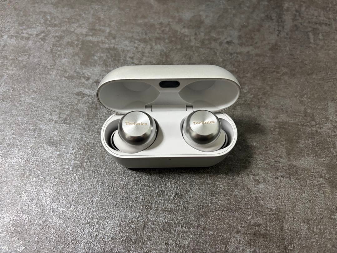 EAH-AZ100 Technics ワイヤレスイヤホン 充電ケース付き