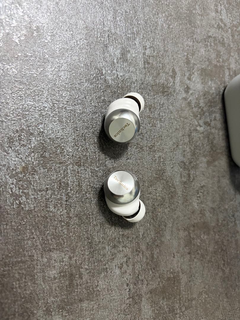EAH-AZ100 Technics ワイヤレスイヤホン 充電ケース付き