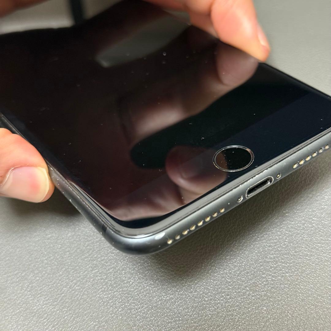 海外版Apple iPhone 8 Plus 64GB ブラック