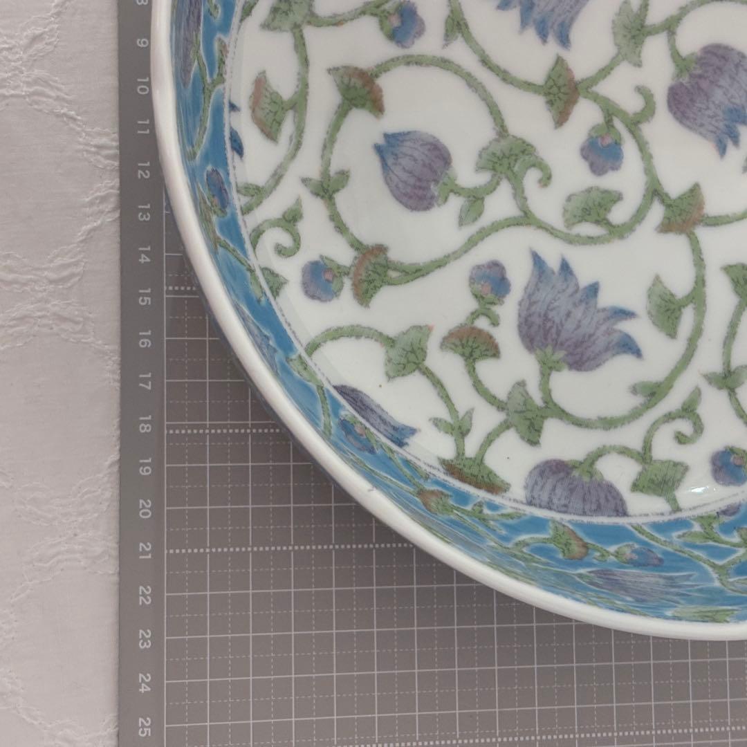 青い花模様の陶磁器ボウル　美濃焼】華やかな花紋様が全体に施された、