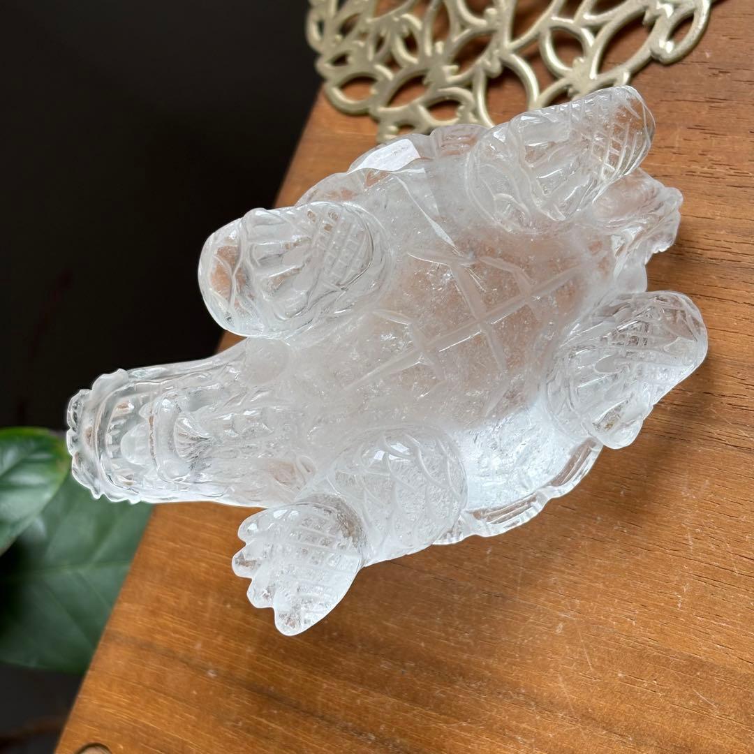 高品質 ブラジル産の天然水晶で彫られた龍亀（ロングイ）の置物250g