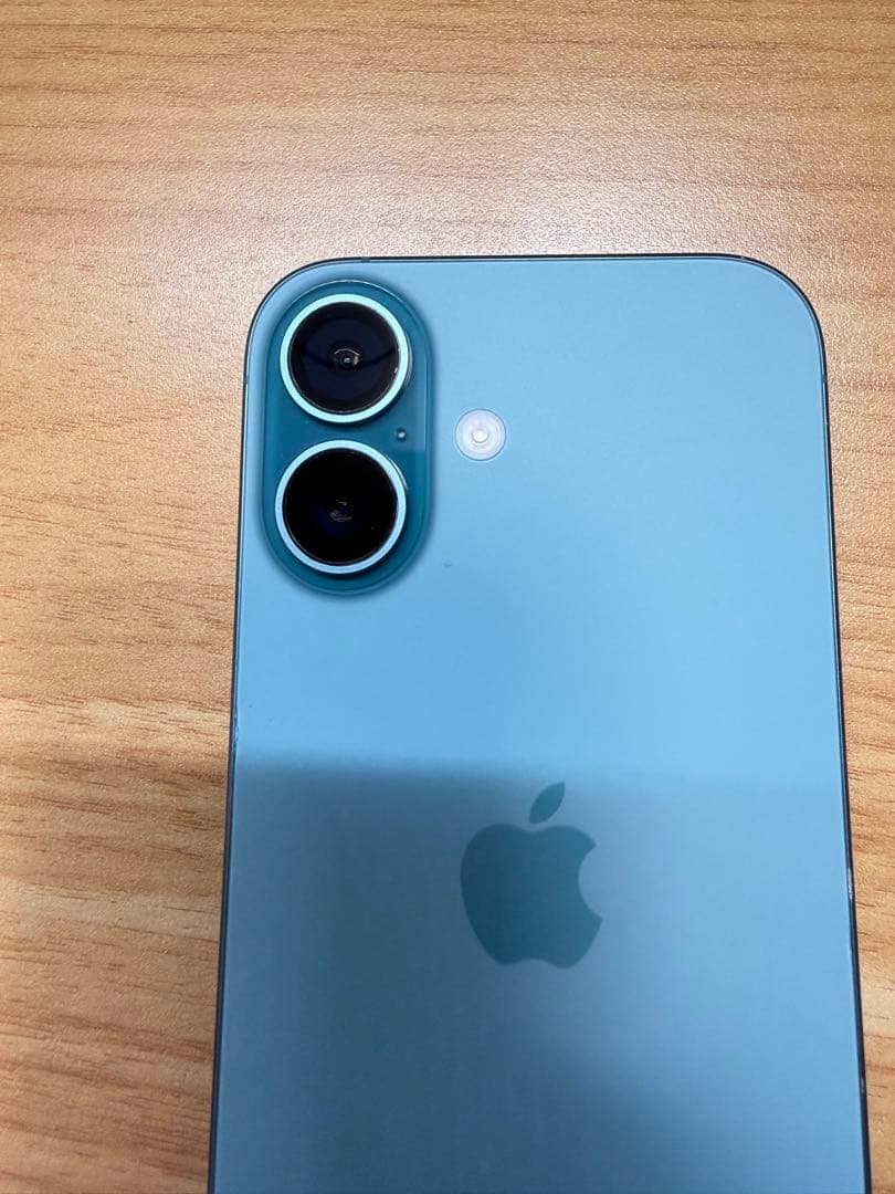 iPhone 16 128GB ティール SIMフリー 動作良好・画面傷有り