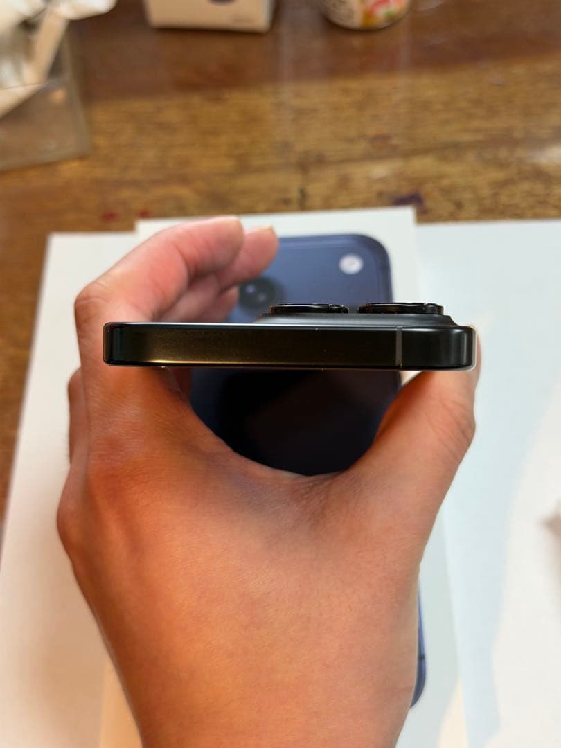 iPhone 16Pro ブラック 本体　iPhone17promax 箱