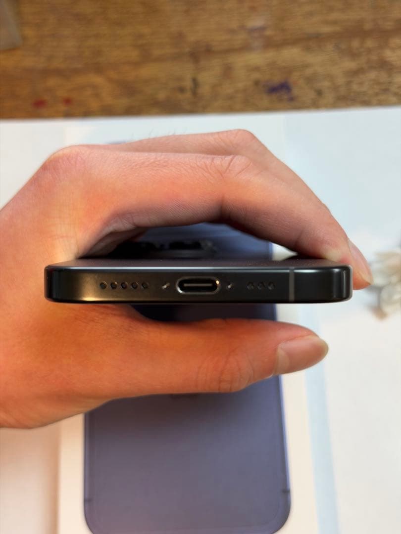 iPhone 16Pro ブラック 本体　iPhone17promax 箱