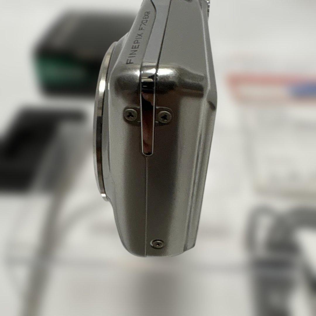 【動作品】FUJIFILM F70 EXR コンパクトデジタルカメラ
