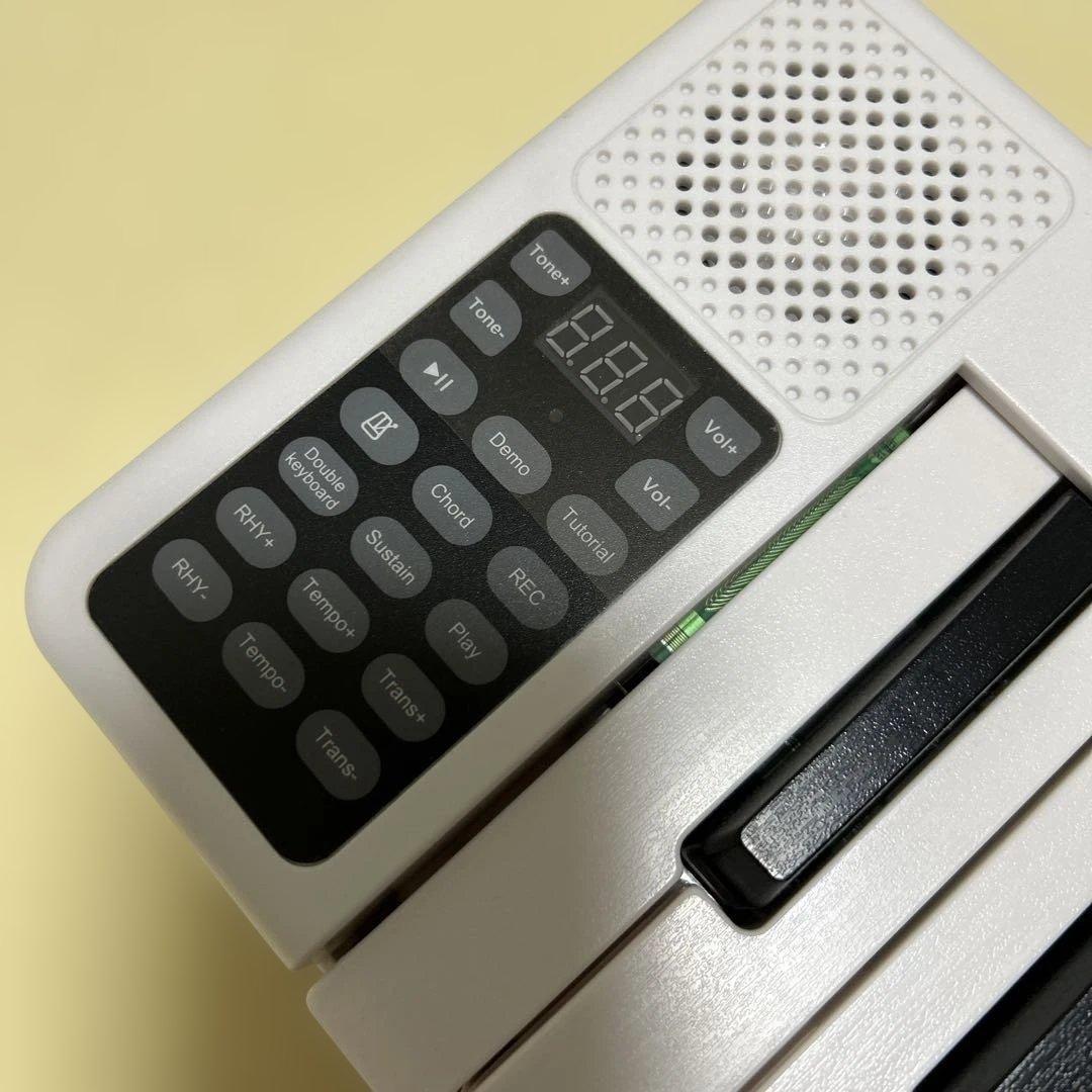 【難あり】【ジャンク】新品ホワイト88鍵電子キーボード二折ケース付ペダルイヤホン
