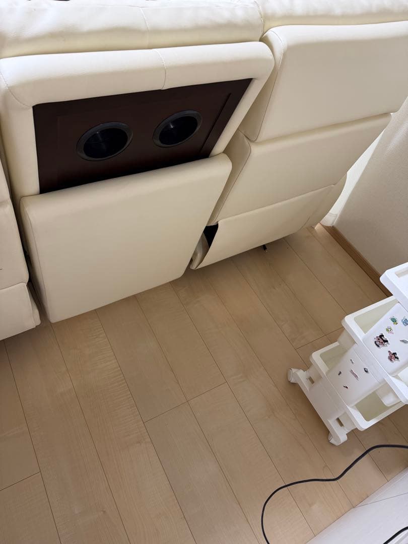 東京インテリア家具　リクライニング電動ソファー