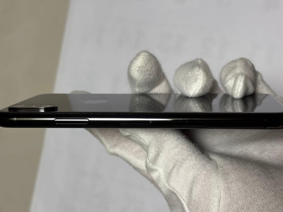 Apple iPhone Xs 64GB バッテリー75%