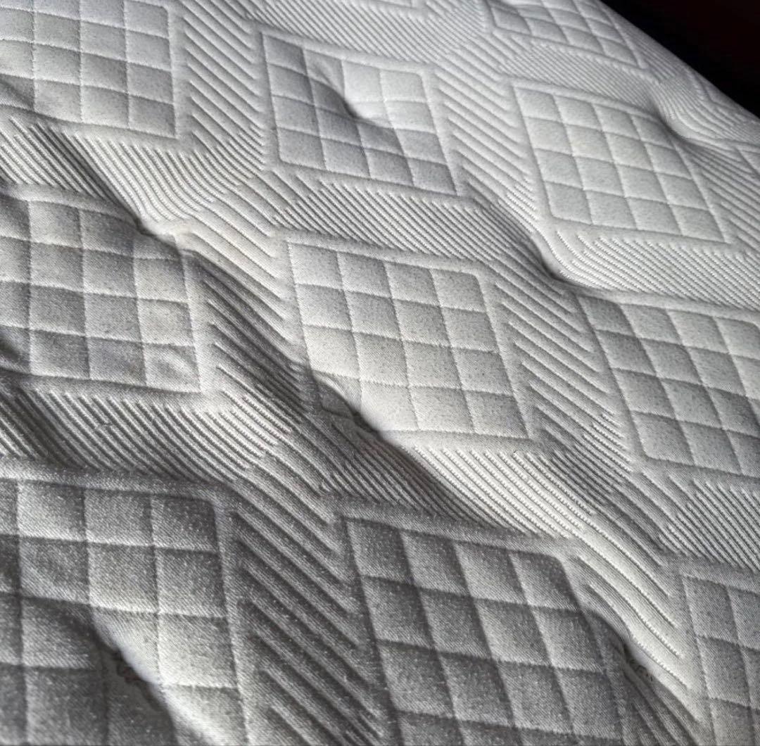 本日終了　引き取り限定　無垢材ベッドフレーム Kingsdown マットレス