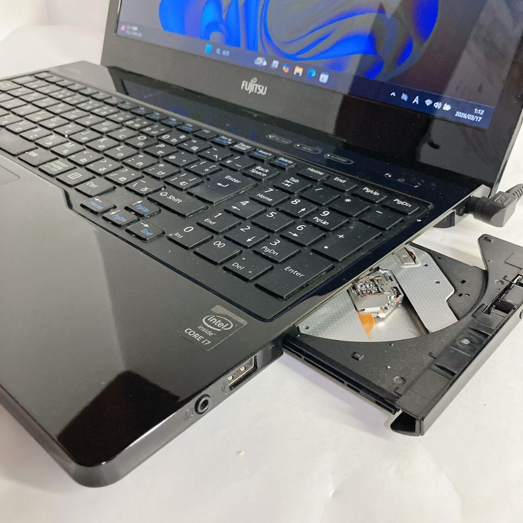 富士通 LIFEBOOK Core i7/8GB/1TB/BD/Win11
