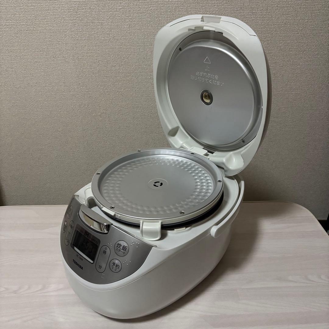 TOSHIBA 炊飯器 RC-10HK ホワイト5.5合 【2021年】
