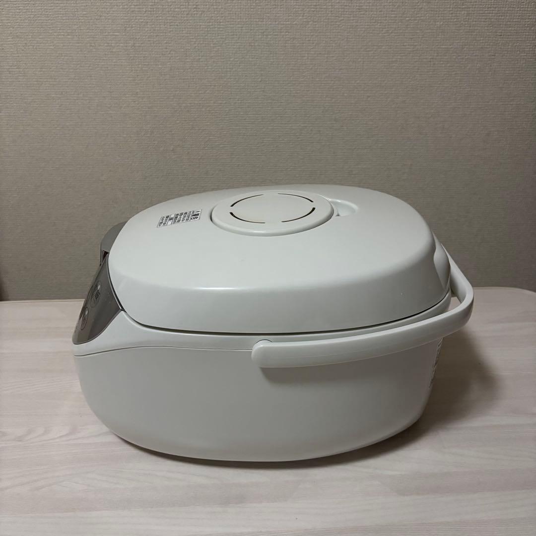 TOSHIBA 炊飯器 RC-10HK ホワイト5.5合 【2021年】