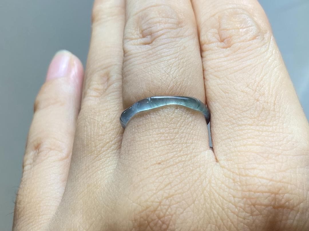 L13-217細身高氷種竹節リング13.5号グアテマラ産A貨本翡翠くりぬき黒翡翠