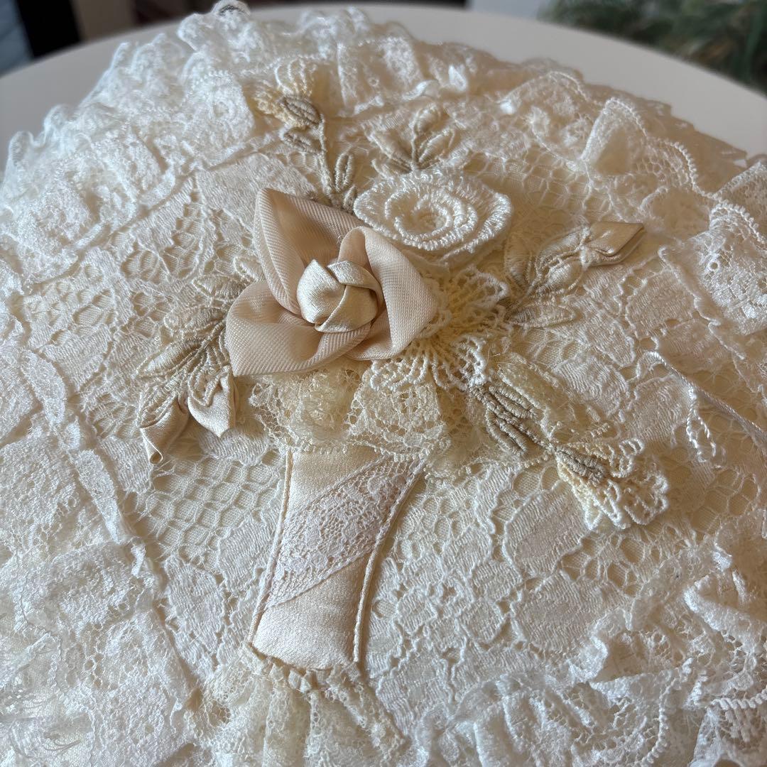 さえら　ヒスクローネレース装飾クッション