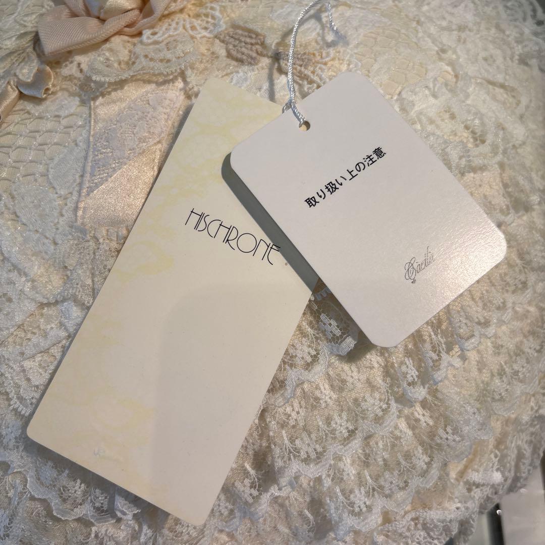 さえら　ヒスクローネレース装飾クッション