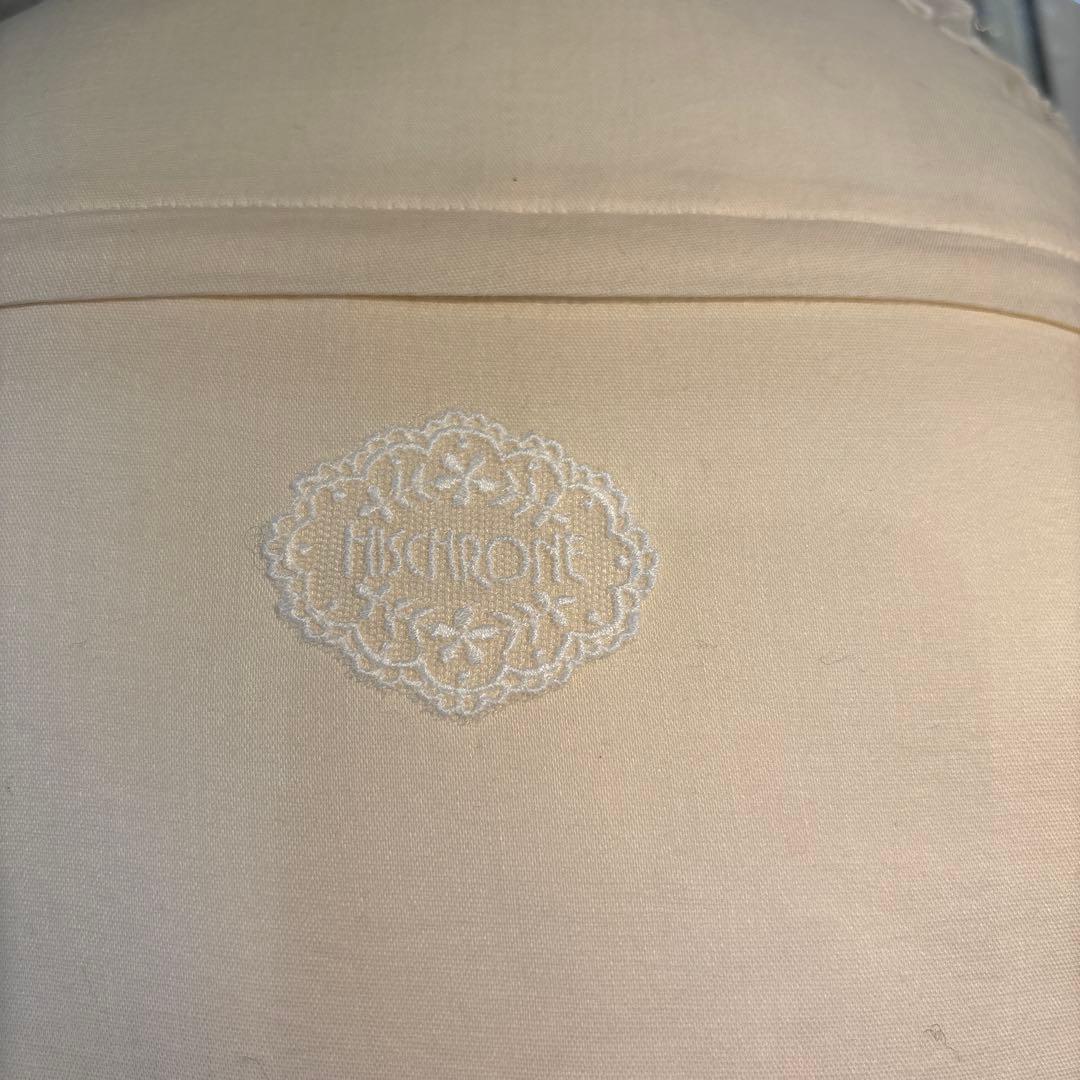 さえら　ヒスクローネレース装飾クッション