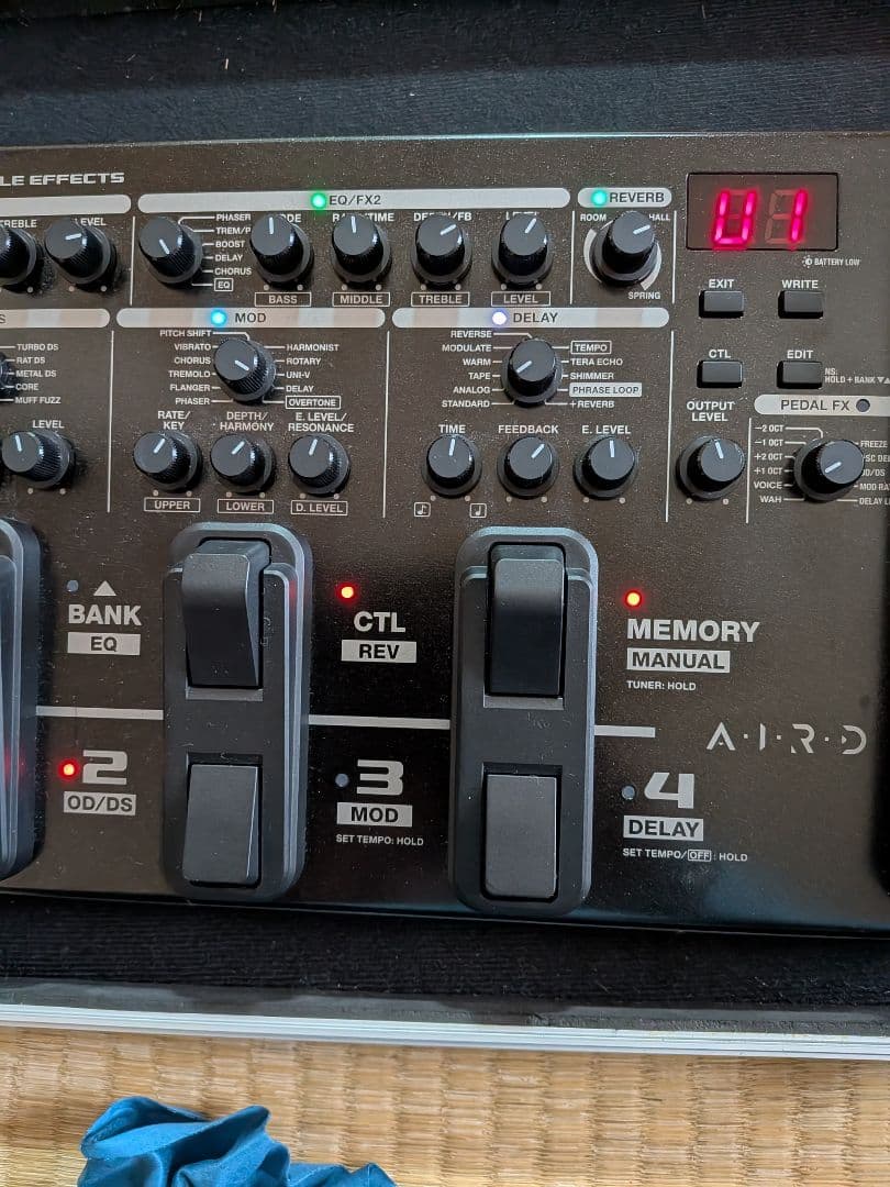 BOSS ME-90 ギターエフェクター　ケース、電源アダプター付属