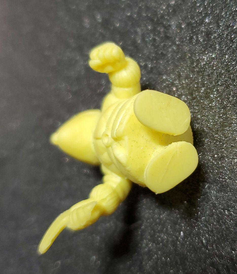 ゼルダの伝説　ゴーリア　任天堂　消しゴム　黄色　１体