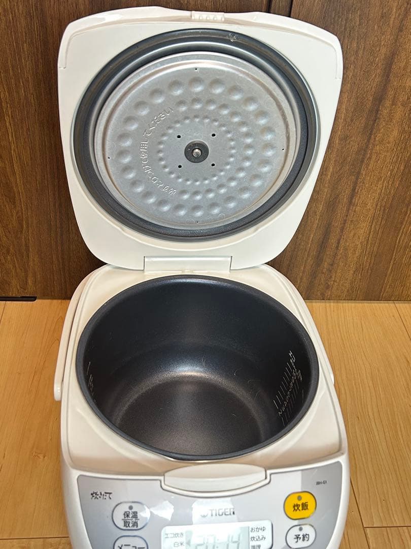 Y 美品　タイガー魔法瓶　炊飯器 1升 炊きたて JBH-G181 2023年
